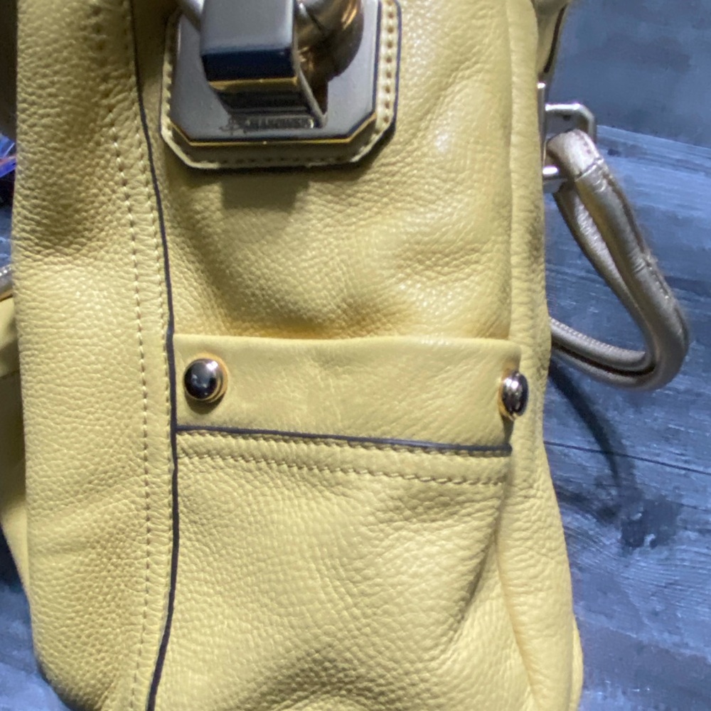 **FINAL MARKDOWN**Cream/Beige leather B. Makowsky handbag - Picture 8 of 9